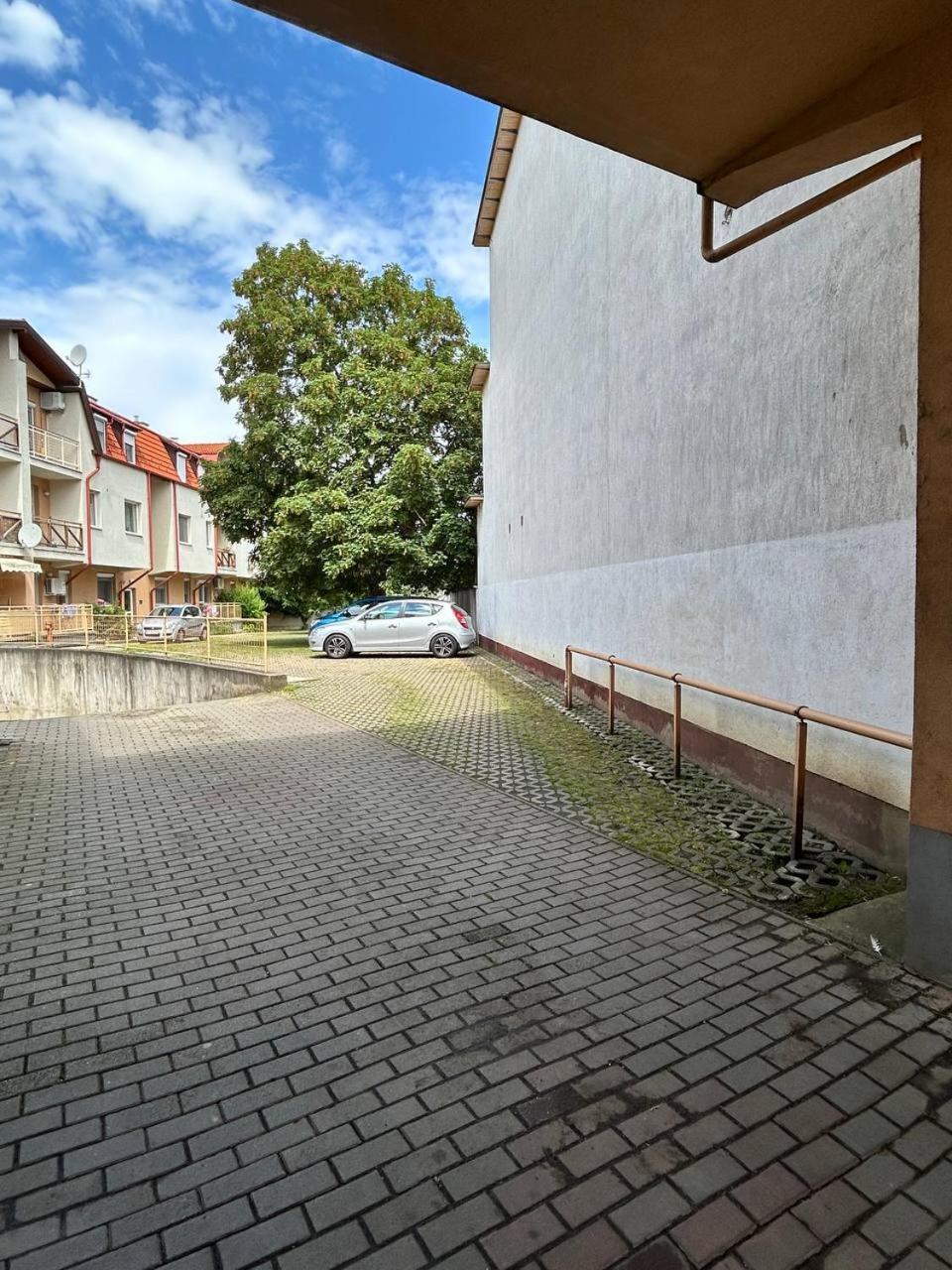 Sunhouse Apartman Hajdúszoboszló Eksteriør billede